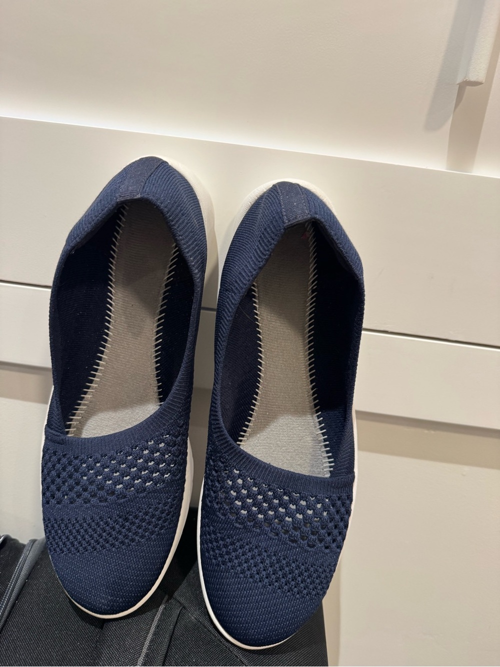 Clark’s Women’s Navy Knit Slip-On Walking Shoes - Picture 8 of 8